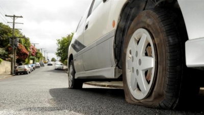 Lastiğim Patladı Nasıl Değiştirebilirim? Lastik Değiştirmenin Püf...