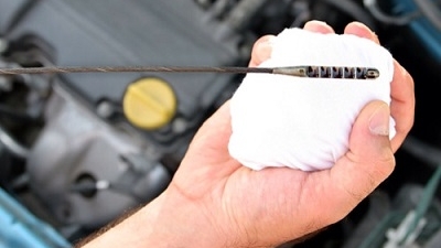 Motora Fazla Yağ Koymak Zararlı Mı, Motor Yağı Nasıl Ölçülür?