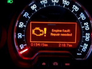 Motor Arıza Lambası Yanıyor Yada Yanıp Sönüyor Sebebi Ne Olabilir?