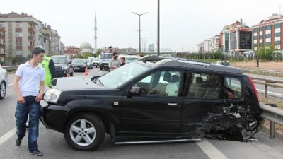 Seyir Halinde Lastik Aniden Patlarsa Ne Yapmalı