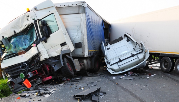 Türkiye'de 1 yılda kaç kaza oluyor. Trafik kazalarında 1 yılda Kaç kişi ölüyor